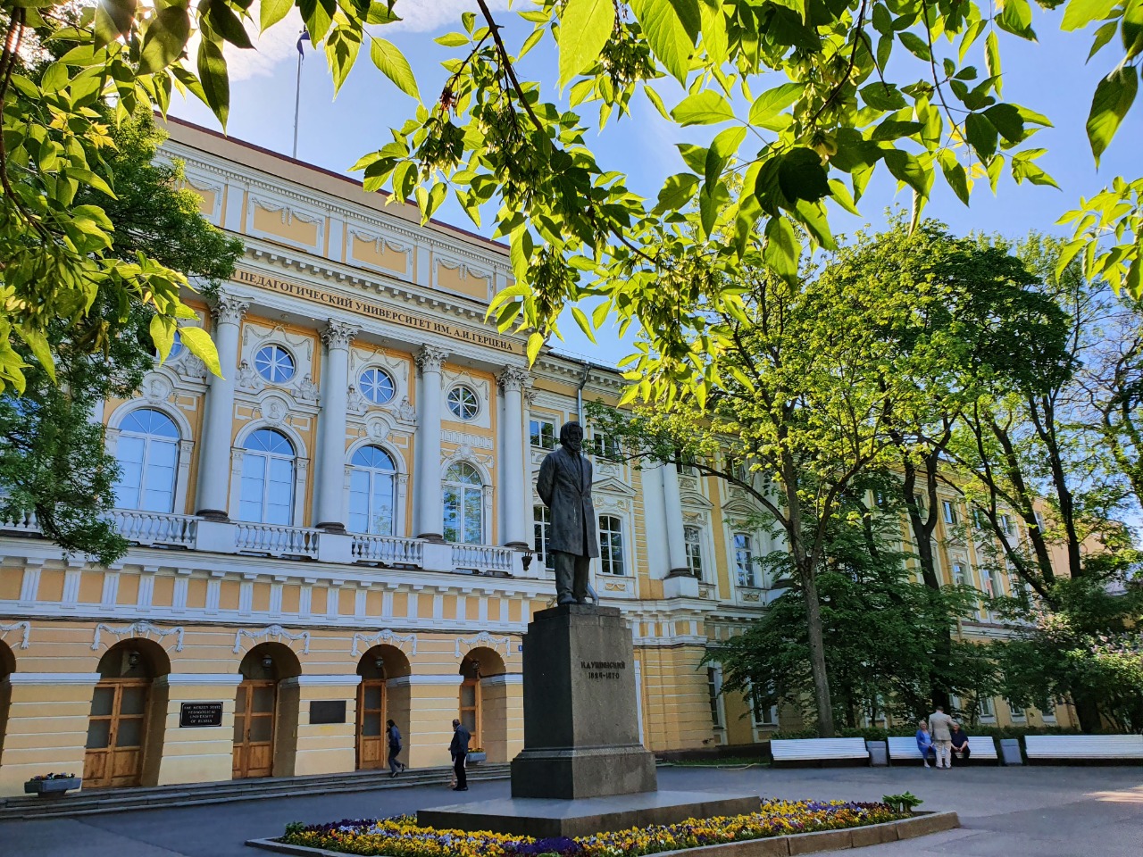 Переводчик в сфере профессиональной коммуникации